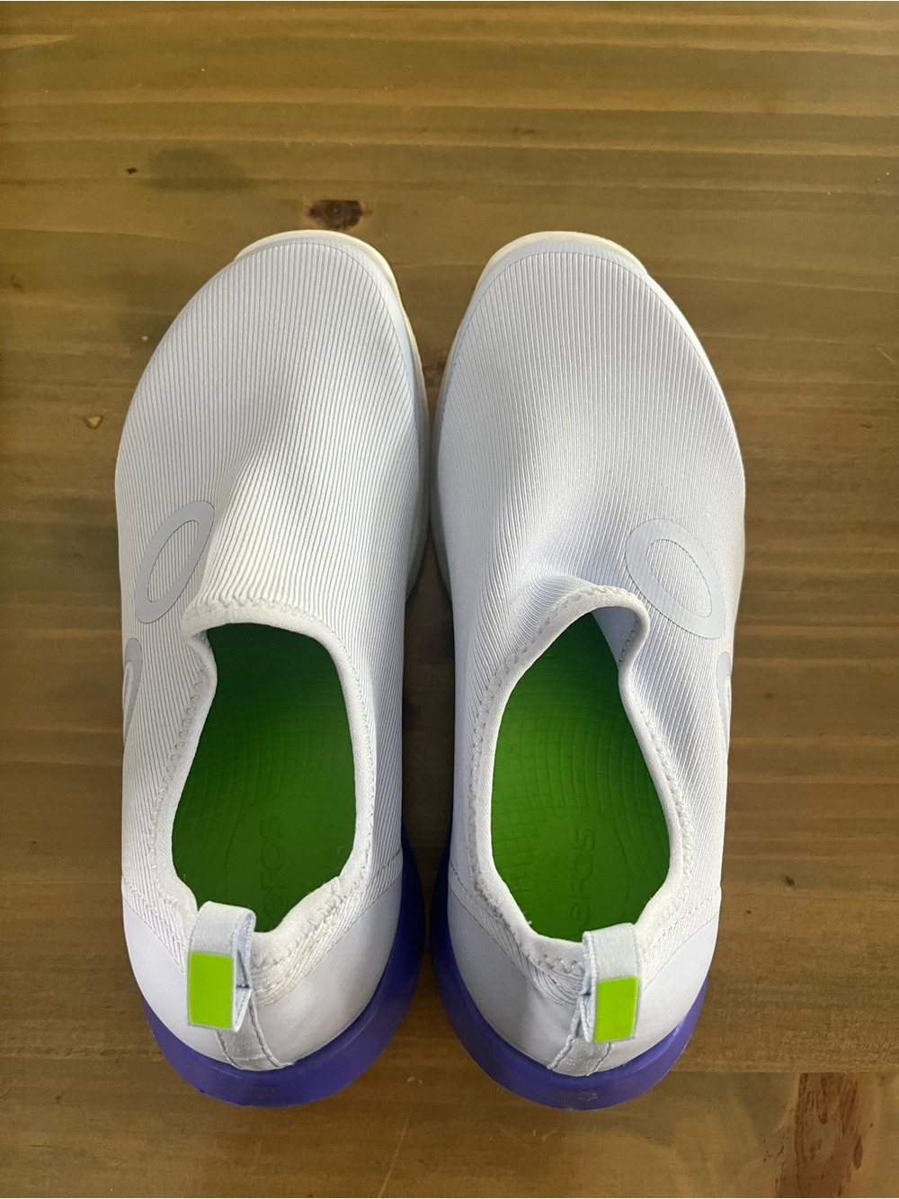 OOFOS White Slip-On Sneakers with Green Insole and Purple Sole